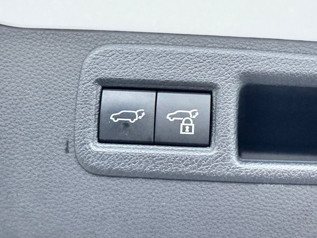 2023 Toyota Venza LIMITED AWD / PEA 20-07-27=100KM / LA TOTALE !!! / in Thetford Mines, Quebec - 81 - w1024h768px