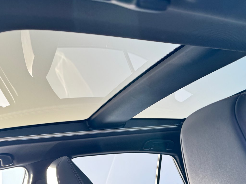 2023 Toyota Venza LIMITED AWD / PEA 20-07-27=100KM / LA TOTALE !!! / in Thetford Mines, Quebec - 61 - w1024h768px
