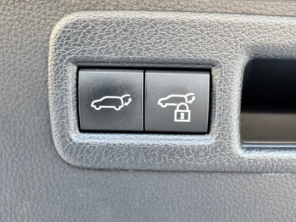 2023 Toyota Venza LIMITED AWD / PEA 20-07-27=100KM / LA TOTALE !!! / in Thetford Mines, Quebec - 73 - w1024h768px