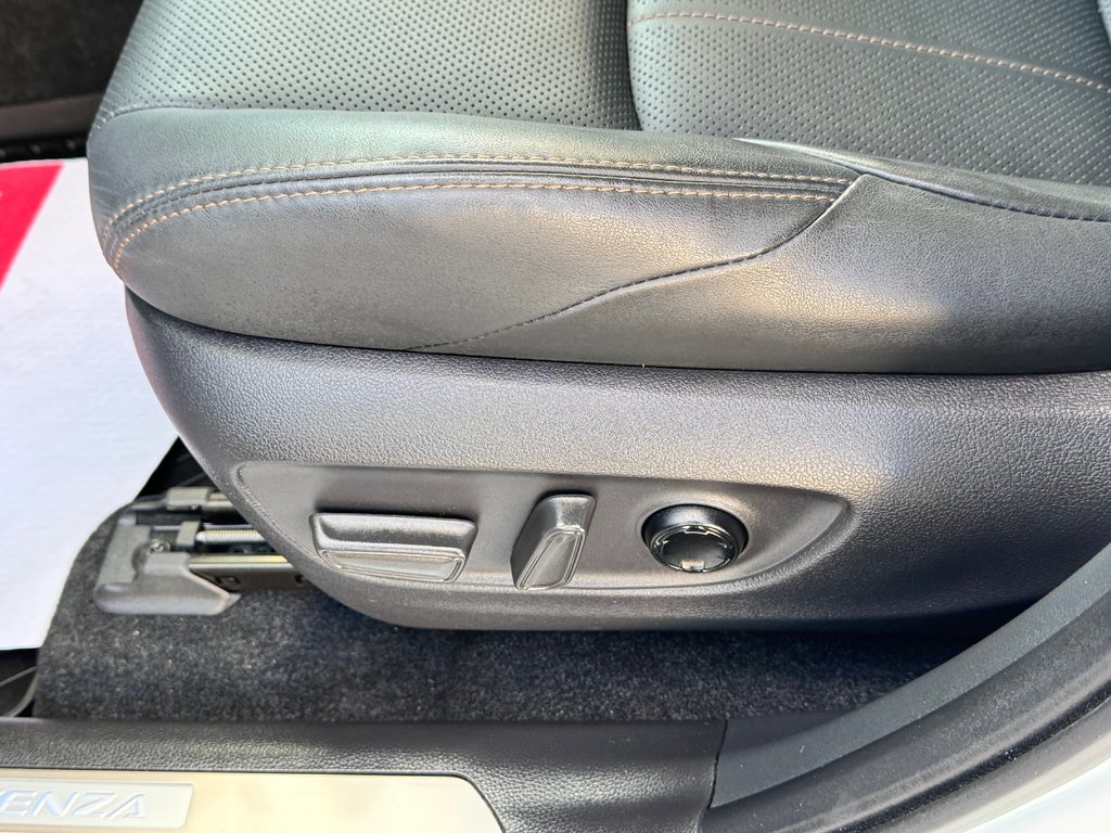 2023 Toyota Venza LIMITED AWD / PEA 20-07-27=100KM / LA TOTALE !!! / in Thetford Mines, Quebec - 34 - w1024h768px