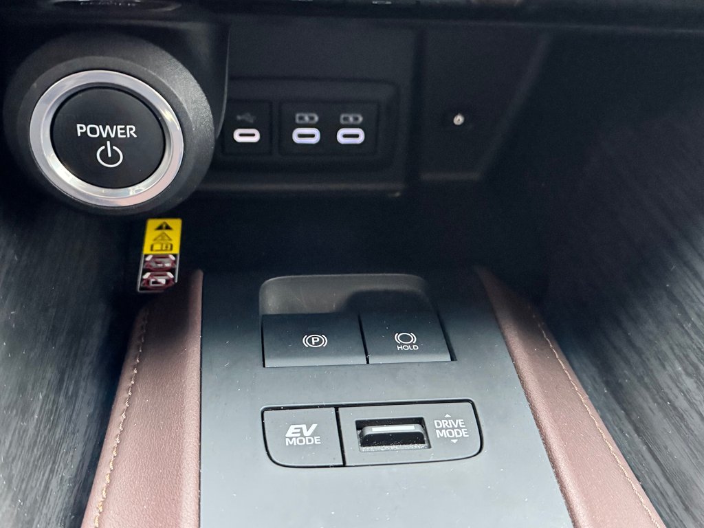 2023 Toyota Venza LIMITED AWD / PEA 20-07-27=100KM / LA TOTALE !!! / in Thetford Mines, Quebec - 58 - w1024h768px