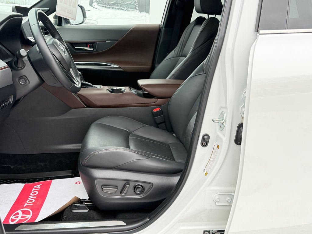 Toyota Venza LIMITED AWD / PEA 20-07-27=100KM / LA TOTALE !!! / 2023 à Thetford Mines, Québec - 34 - w1024h768px