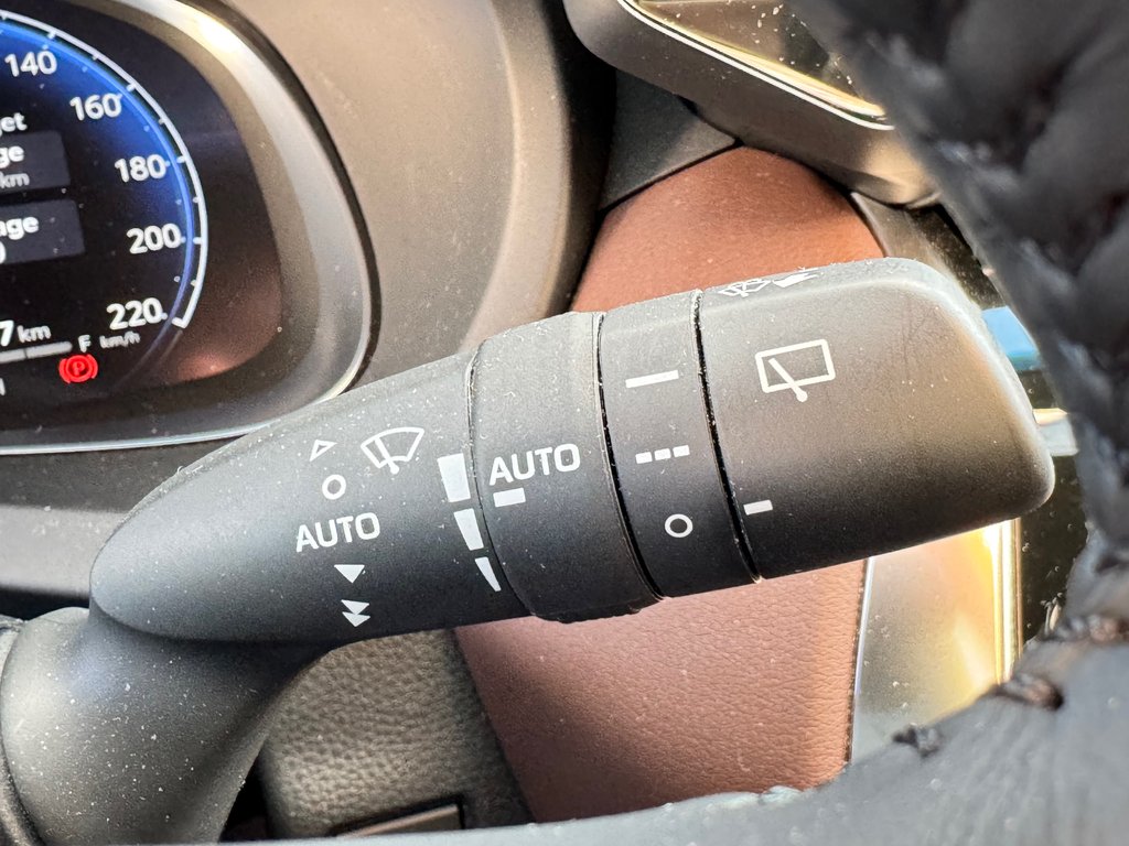 2023 Toyota Venza LIMITED AWD / PEA 20-07-27=100KM / LA TOTALE !!! / in Thetford Mines, Quebec - 43 - w1024h768px