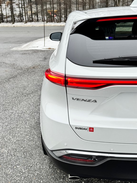 2023 Toyota Venza LIMITED AWD / PEA 20-07-27=100KM / LA TOTALE !!! / in Thetford Mines, Quebec - 25 - w1024h768px