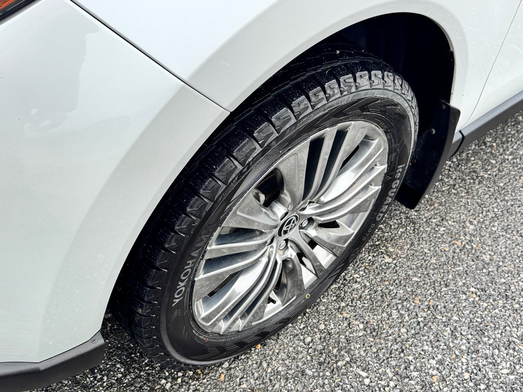 2023 Toyota Venza LIMITED AWD / PEA 20-07-27=100KM / LA TOTALE !!! / in Thetford Mines, Quebec - 17 - w1024h768px