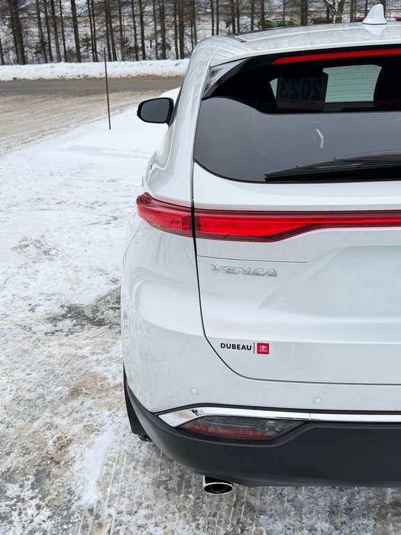 Toyota Venza LIMITED AWD / PEA 20-07-27=100KM / LA TOTALE !!! / 2023 à Thetford Mines, Québec - 22 - w1024h768px