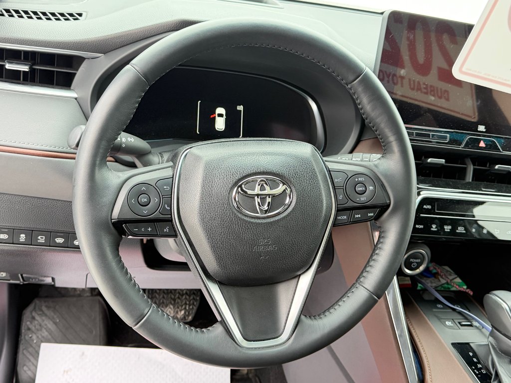 Toyota Venza LIMITED AWD / PEA 20-07-27=100KM / LA TOTALE !!! / 2023 à Thetford Mines, Québec - 40 - w1024h768px