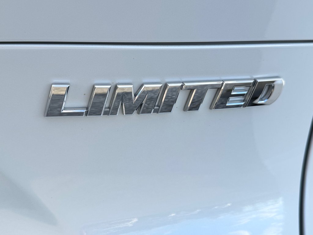 2023 Toyota Venza LIMITED AWD / PEA 20-07-27=100KM / LA TOTALE !!! / in Thetford Mines, Quebec - 25 - w1024h768px