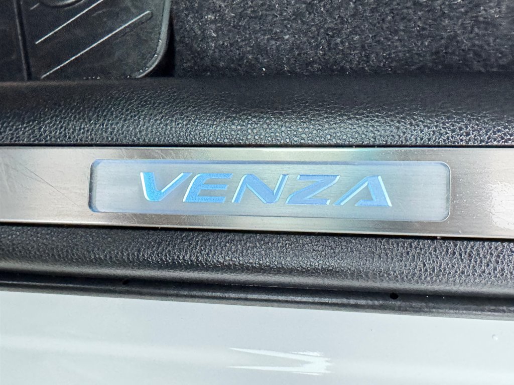 2023 Toyota Venza LIMITED AWD / PEA 20-07-27=100KM / LA TOTALE !!! / in Thetford Mines, Quebec - 41 - w1024h768px