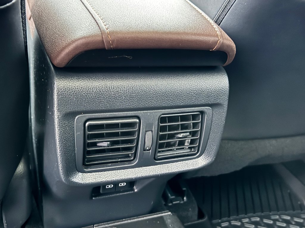 2023 Toyota Venza LIMITED AWD / PEA 20-07-27=100KM / LA TOTALE !!! / in Thetford Mines, Quebec - 71 - w1024h768px