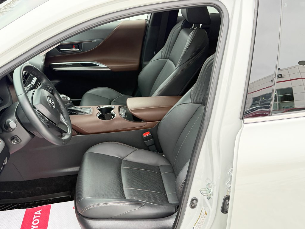 Toyota Venza LIMITED AWD / PEA 20-07-27=100KM / LA TOTALE !!! / 2023 à Thetford Mines, Québec - 33 - w1024h768px