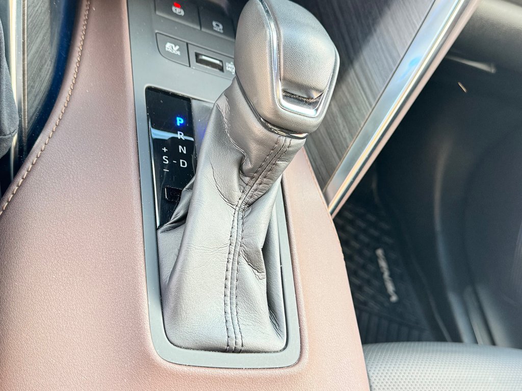 2023 Toyota Venza LIMITED AWD / PEA 20-07-27=100KM / LA TOTALE !!! / in Thetford Mines, Quebec - 53 - w1024h768px