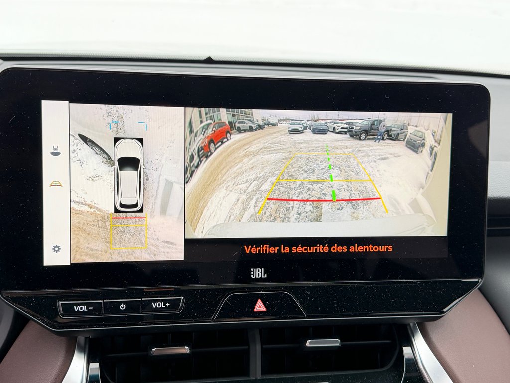 Toyota Venza LIMITED AWD / PEA 20-07-27=100KM / LA TOTALE !!! / 2023 à Thetford Mines, Québec - 48 - w1024h768px