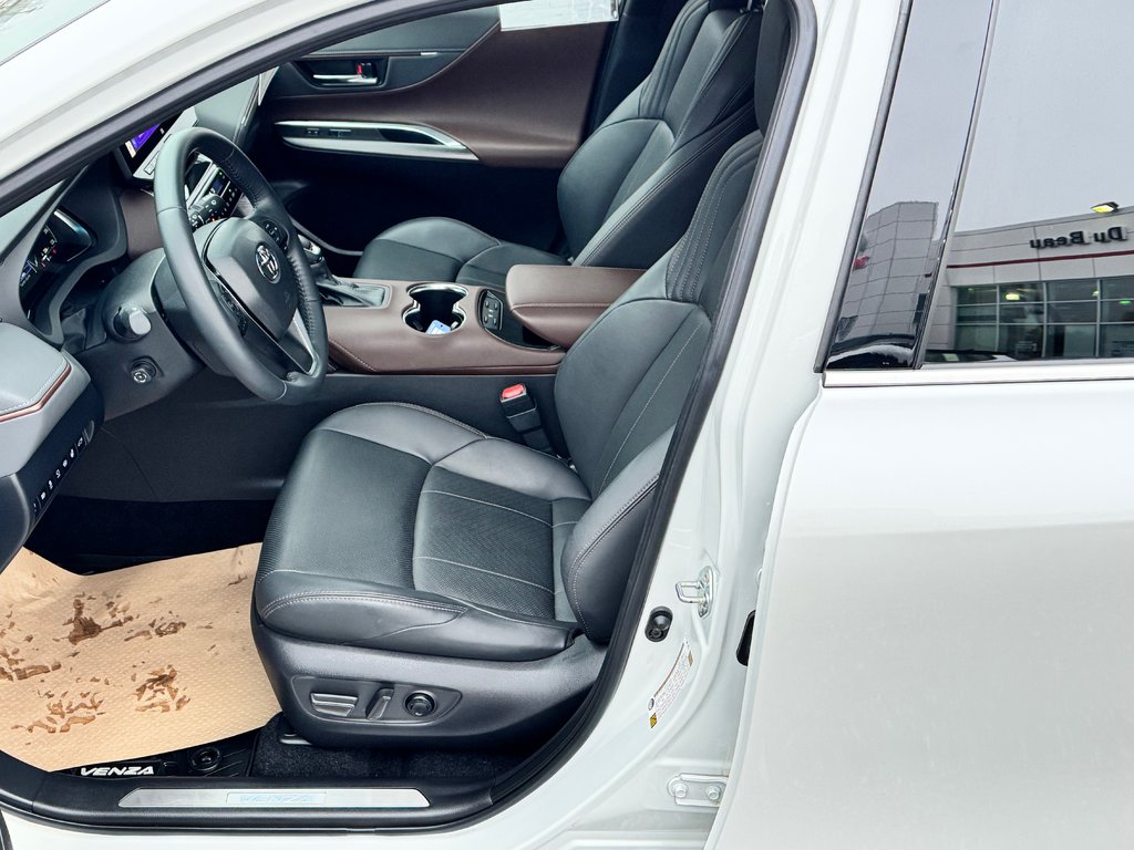 2023 Toyota Venza LIMITED AWD / PEA 20-07-27=100KM / LA TOTALE !!! / in Thetford Mines, Quebec - 36 - w1024h768px