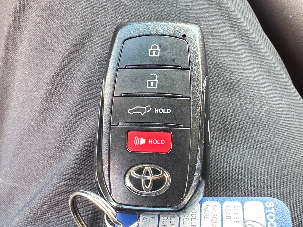 2023 Toyota Venza LIMITED AWD / PEA 20-07-27=100KM / LA TOTALE !!! / in Thetford Mines, Quebec - 60 - w1024h768px