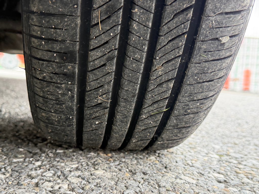 Toyota Yaris Hatchback SE = HYPER RARE / MAGS / AILERON ET ++ / AUBAINE / 2019 à Thetford Mines, Québec - 16 - w1024h768px