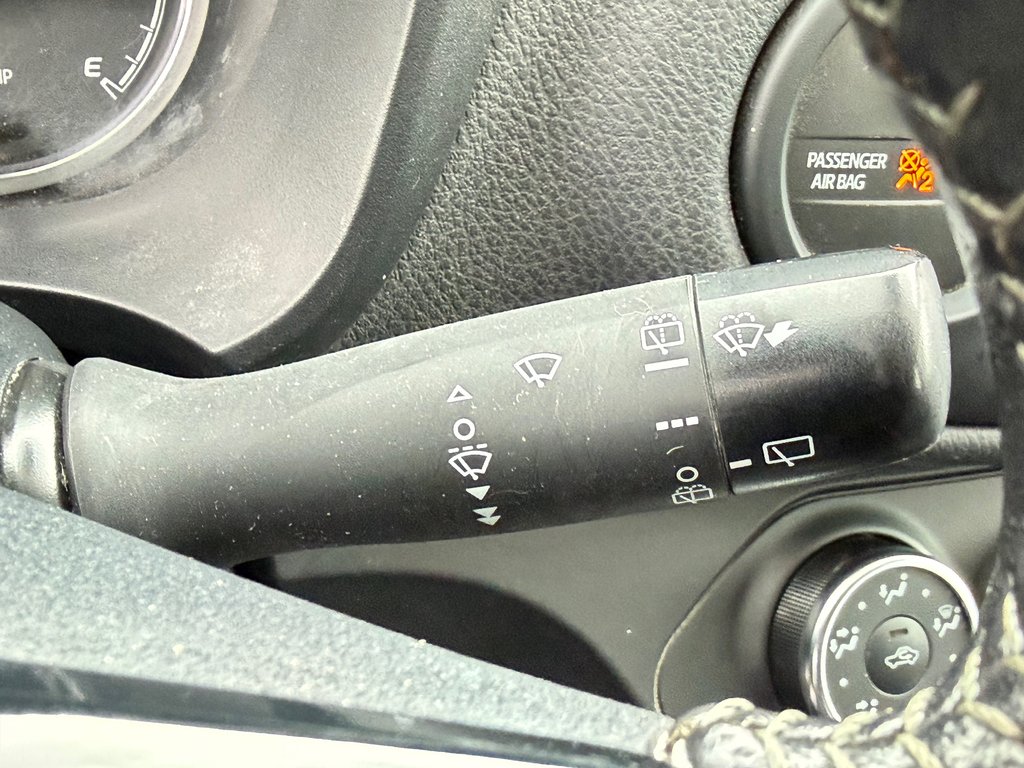 Toyota Yaris Hatchback SE = HYPER RARE / MAGS / AILERON ET ++ / AUBAINE / 2019 à Thetford Mines, Québec - 38 - w1024h768px