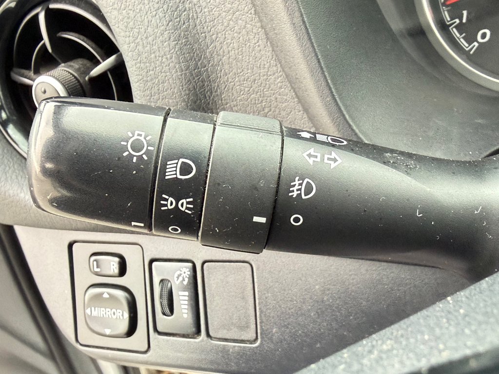 Toyota Yaris Hatchback SE = HYPER RARE / MAGS / AILERON ET ++ / AUBAINE / 2019 à Thetford Mines, Québec - 35 - w1024h768px