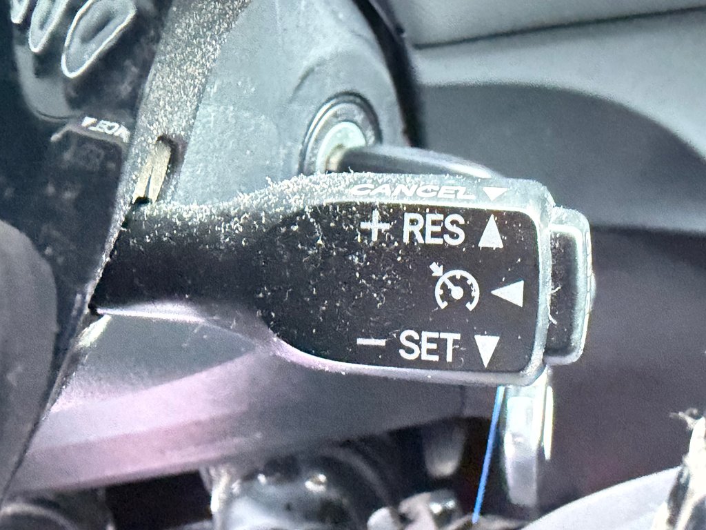 2015 Toyota Yaris SE / AUTOM / TRÈS BAS KILOS / ULTRA FIABLE / in Thetford Mines, Quebec - 30 - w1024h768px