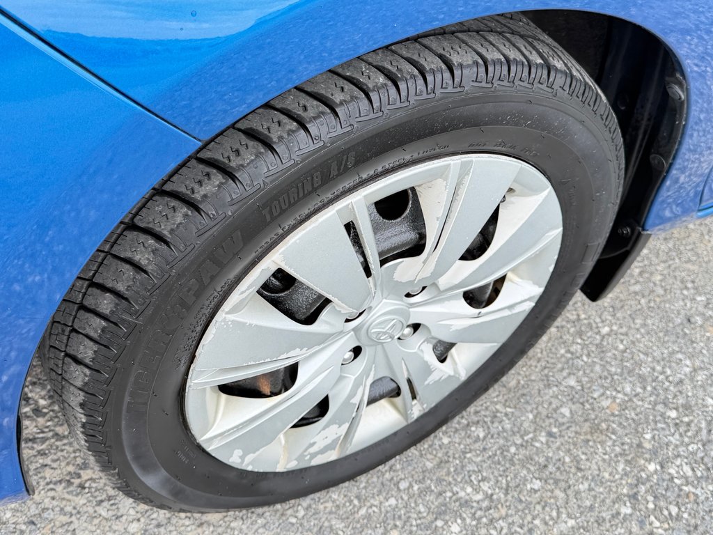 2016 Toyota Yaris LE / MANUELLE + AC / ULTRA ÉCONOMIQUE / in Thetford Mines, Quebec - 13 - w1024h768px