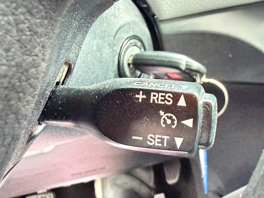 2016 Toyota Yaris LE / MANUELLE + AC / ULTRA ÉCONOMIQUE / in Thetford Mines, Quebec - 27 - w1024h768px