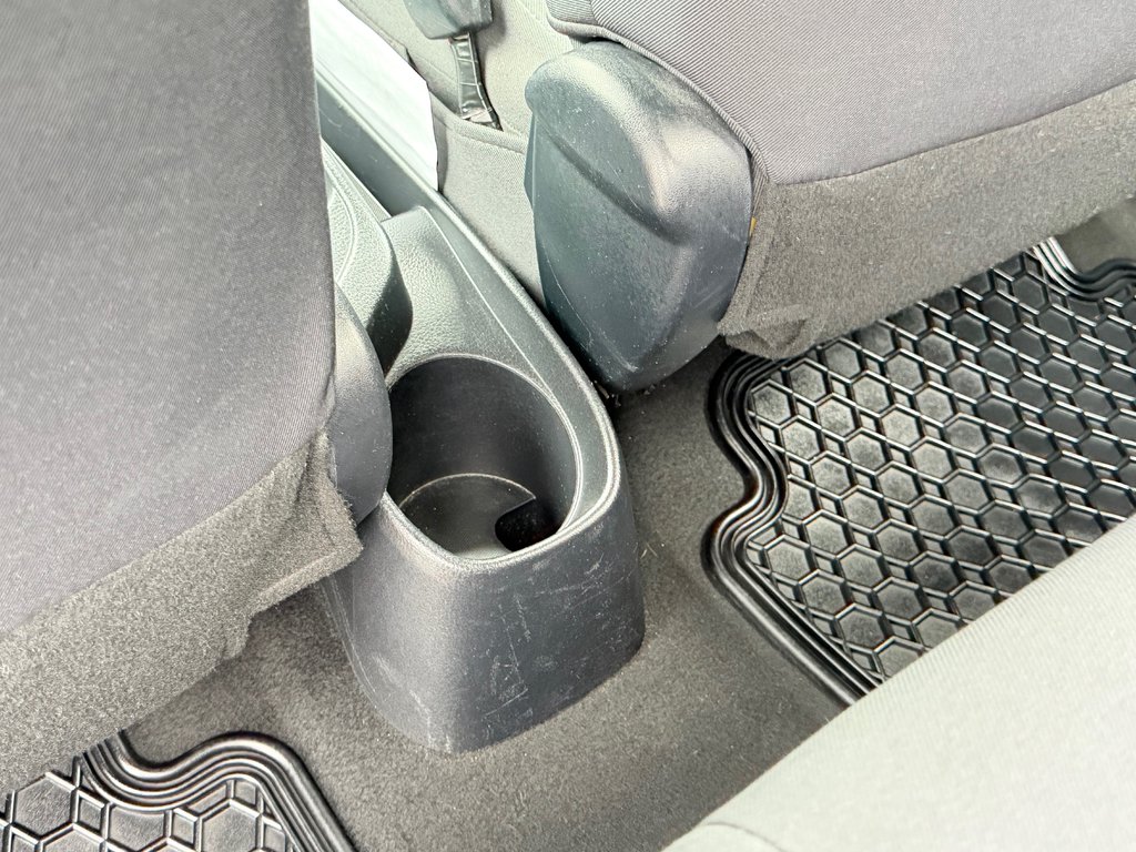 2016 Toyota Yaris LE / MANUELLE + AC / ULTRA ÉCONOMIQUE / in Thetford Mines, Quebec - 41 - w1024h768px