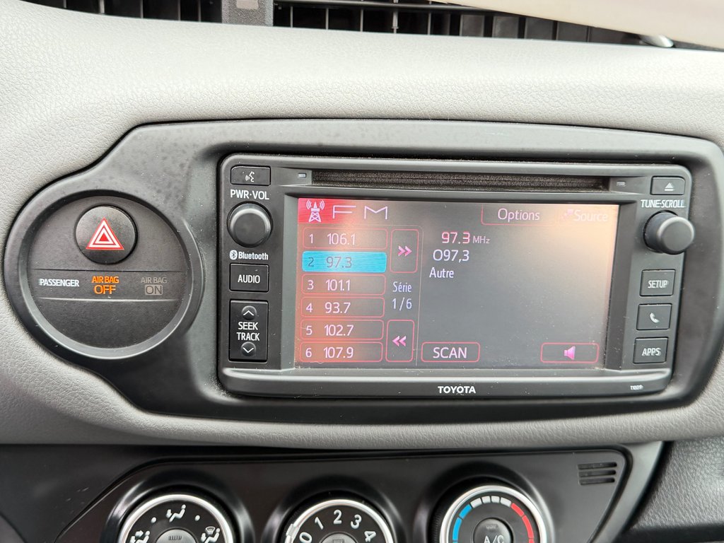 2016 Toyota Yaris LE / MANUELLE + AC / ULTRA ÉCONOMIQUE / in Thetford Mines, Quebec - 30 - w1024h768px