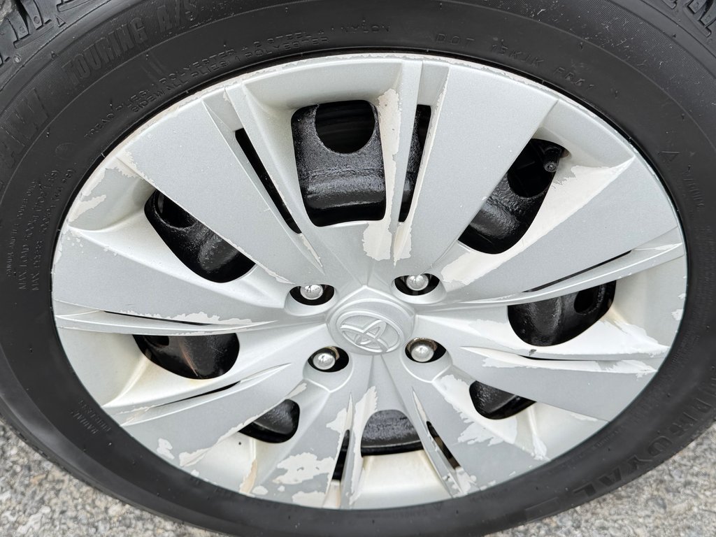 2016 Toyota Yaris LE / MANUELLE + AC / ULTRA ÉCONOMIQUE / in Thetford Mines, Quebec - 14 - w1024h768px