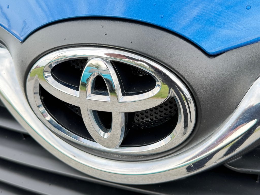 2016 Toyota Yaris LE / MANUELLE + AC / ULTRA ÉCONOMIQUE / in Thetford Mines, Quebec - 11 - w1024h768px