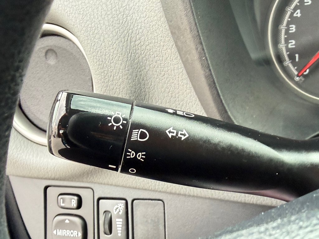 2016 Toyota Yaris LE / MANUELLE + AC / ULTRA ÉCONOMIQUE / in Thetford Mines, Quebec - 26 - w1024h768px