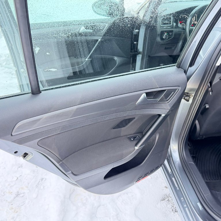 Volkswagen Golf SportWagen COMFORTLINE AWD / MEILLEUR PRIX GARANTIS / 2019 à Thetford Mines, Québec - 35 - w1024h768px