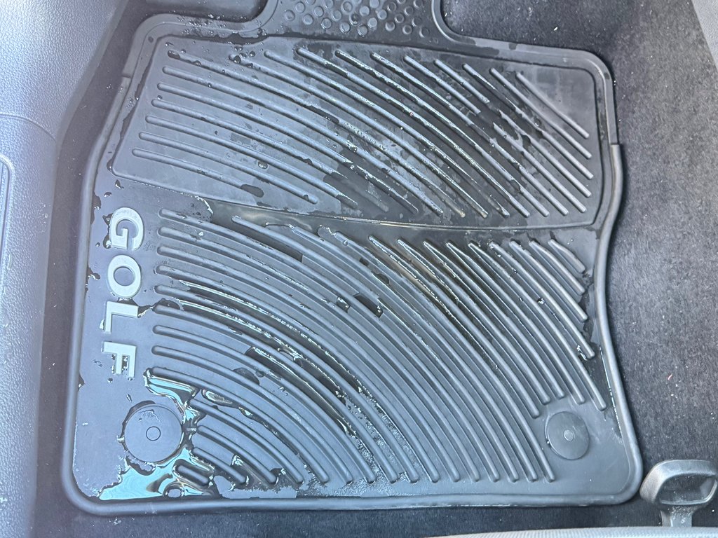 Volkswagen Golf TRENDLINE / MANUELLE / TURBO / MAGS / RABAISSÉ /VITRE TEINTÉE ET +++ / 2015 à Thetford Mines, Québec - 34 - w1024h768px