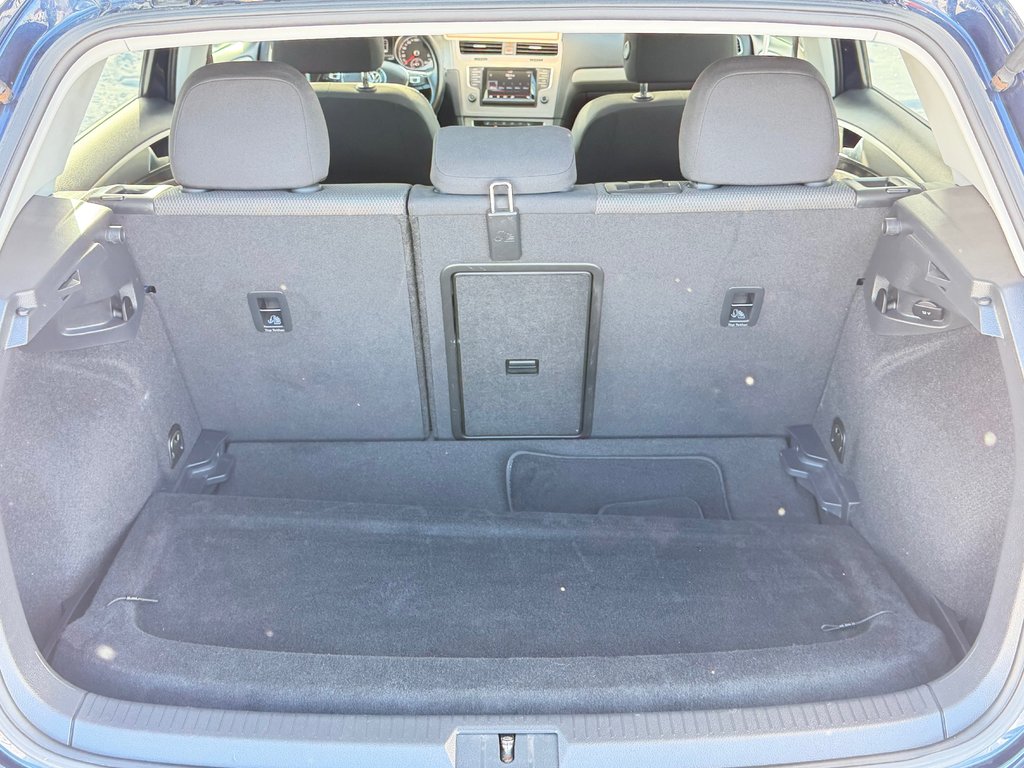 Volkswagen Golf TRENDLINE / MANUELLE / TURBO / MAGS / RABAISSÉ /VITRE TEINTÉE ET +++ / 2015 à Thetford Mines, Québec - 54 - w1024h768px
