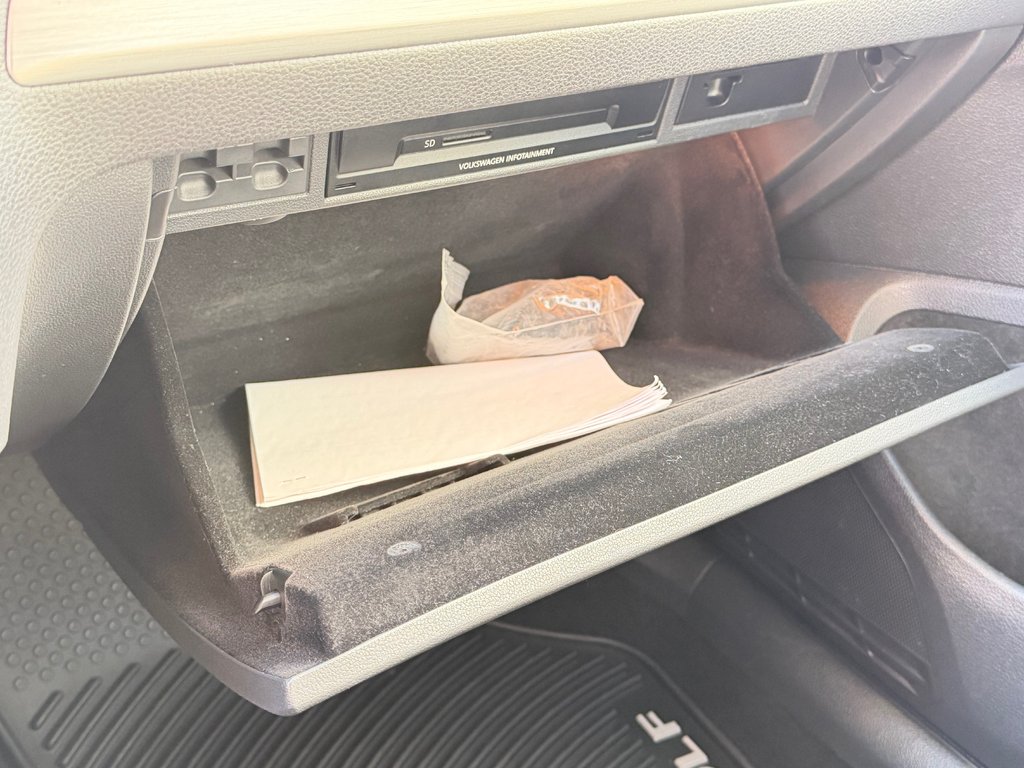 Volkswagen Golf TRENDLINE / MANUELLE / TURBO / MAGS / RABAISSÉ /VITRE TEINTÉE ET +++ / 2015 à Thetford Mines, Québec - 47 - w1024h768px