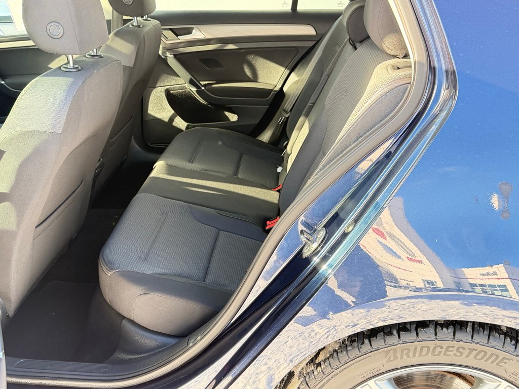 Volkswagen Golf TRENDLINE / MANUELLE / TURBO / MAGS / RABAISSÉ /VITRE TEINTÉE ET +++ / 2015 à Thetford Mines, Québec - 51 - w1024h768px