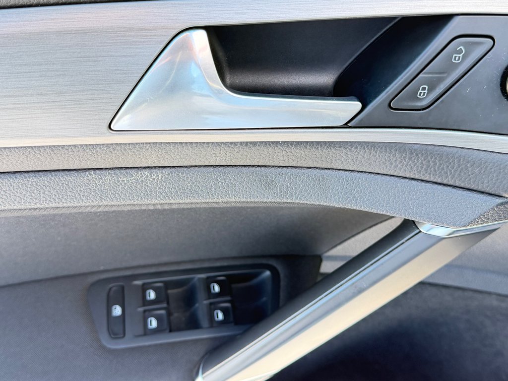 Volkswagen Golf TRENDLINE / MANUELLE / TURBO / MAGS / RABAISSÉ /VITRE TEINTÉE ET +++ / 2015 à Thetford Mines, Québec - 26 - w1024h768px