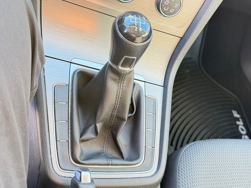 Volkswagen Golf TRENDLINE / MANUELLE / TURBO / MAGS / RABAISSÉ /VITRE TEINTÉE ET +++ / 2015 à Thetford Mines, Québec - 43 - w1024h768px