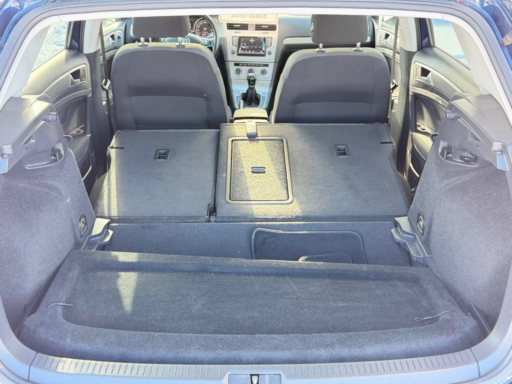 Volkswagen Golf TRENDLINE / MANUELLE / TURBO / MAGS / RABAISSÉ /VITRE TEINTÉE ET +++ / 2015 à Thetford Mines, Québec - 55 - w1024h768px