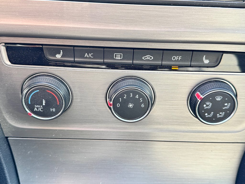 2015 Volkswagen Golf TRENDLINE / MANUELLE / TURBO / MAGS / RABAISSÉ /VITRE TEINTÉE ET +++ / in Thetford Mines, Quebec - 40 - w1024h768px