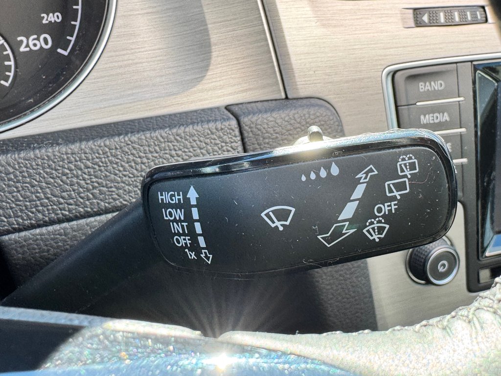 2015 Volkswagen Golf TRENDLINE / MANUELLE / TURBO / MAGS / RABAISSÉ /VITRE TEINTÉE ET +++ / in Thetford Mines, Quebec - 37 - w1024h768px