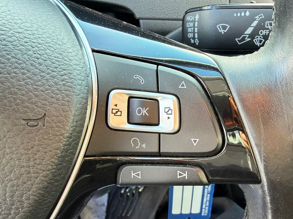 Volkswagen Golf TRENDLINE / MANUELLE / TURBO / MAGS / RABAISSÉ /VITRE TEINTÉE ET +++ / 2015 à Thetford Mines, Québec - 37 - w1024h768px