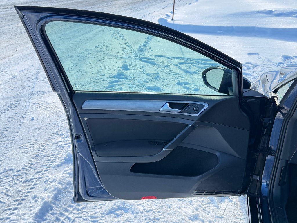 Volkswagen Golf TRENDLINE / MANUELLE / TURBO / MAGS / RABAISSÉ /VITRE TEINTÉE ET +++ / 2015 à Thetford Mines, Québec - 25 - w1024h768px