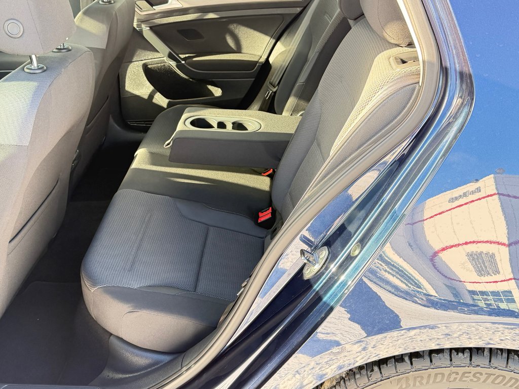 Volkswagen Golf TRENDLINE / MANUELLE / TURBO / MAGS / RABAISSÉ /VITRE TEINTÉE ET +++ / 2015 à Thetford Mines, Québec - 52 - w1024h768px