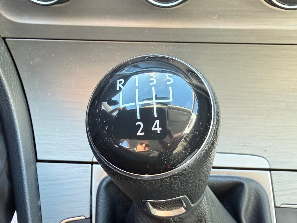 Volkswagen Golf TRENDLINE / MANUELLE / TURBO / MAGS / RABAISSÉ /VITRE TEINTÉE ET +++ / 2015 à Thetford Mines, Québec - 42 - w1024h768px