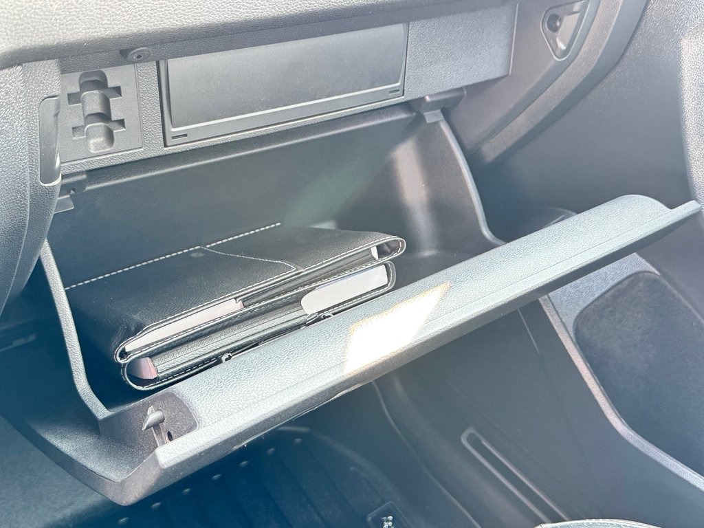 2022 Volkswagen Tiguan COMFORTLINE R-LINE AWD / TRÈS BAS KILOS WOW !! / in Thetford Mines, Quebec - 56 - w1024h768px