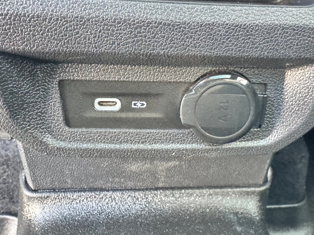 2022 Volkswagen Tiguan COMFORTLINE R-LINE AWD / TRÈS BAS KILOS WOW !! / in Thetford Mines, Quebec - 64 - w1024h768px