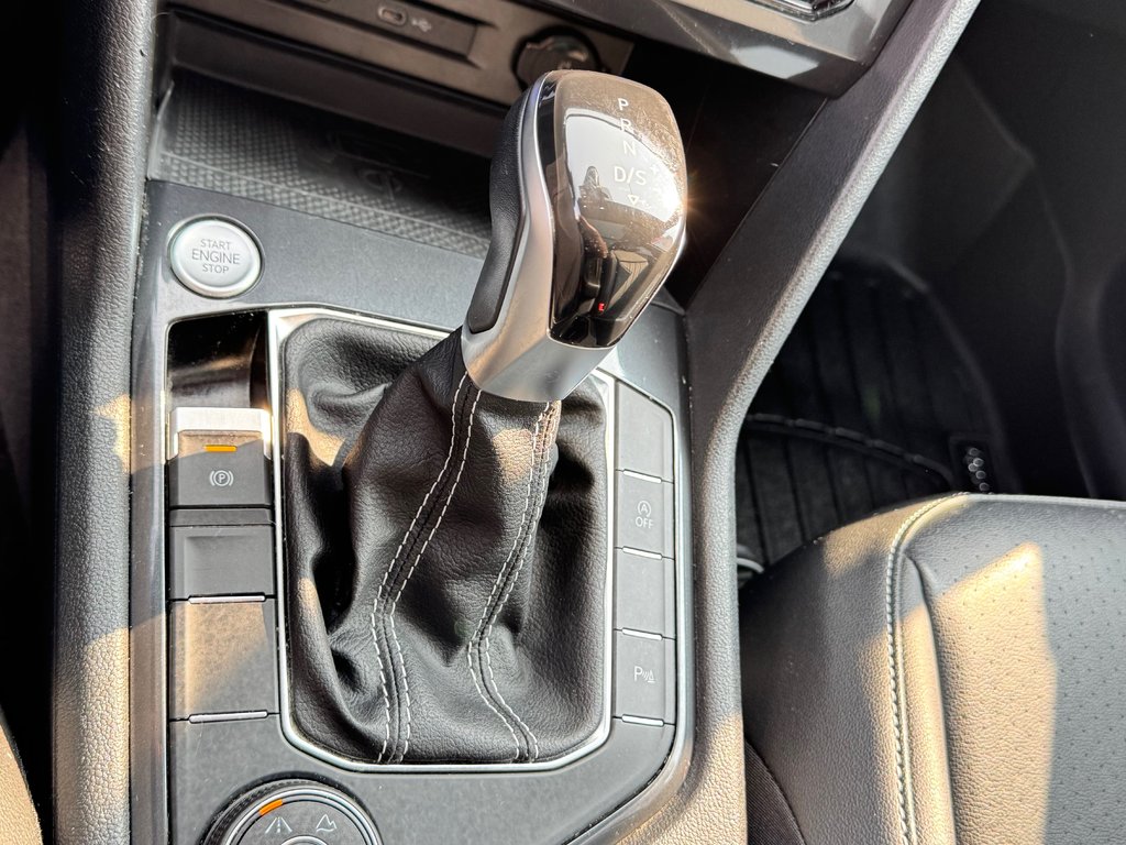 2022 Volkswagen Tiguan COMFORTLINE R-LINE AWD / TRÈS BAS KILOS WOW !! / in Thetford Mines, Quebec - 48 - w1024h768px