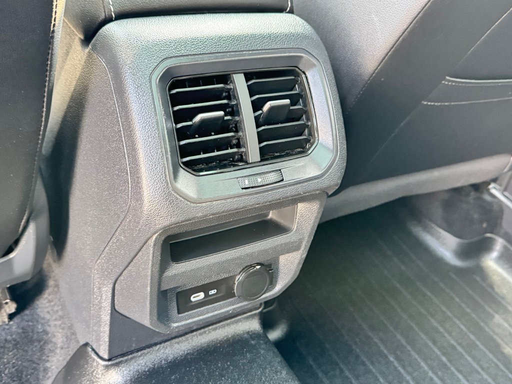 2022 Volkswagen Tiguan COMFORTLINE R-LINE AWD / TRÈS BAS KILOS WOW !! / in Thetford Mines, Quebec - 63 - w1024h768px