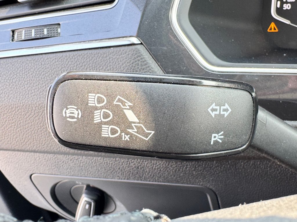 2022 Volkswagen Tiguan COMFORTLINE R-LINE AWD / TRÈS BAS KILOS WOW !! / in Thetford Mines, Quebec - 40 - w1024h768px