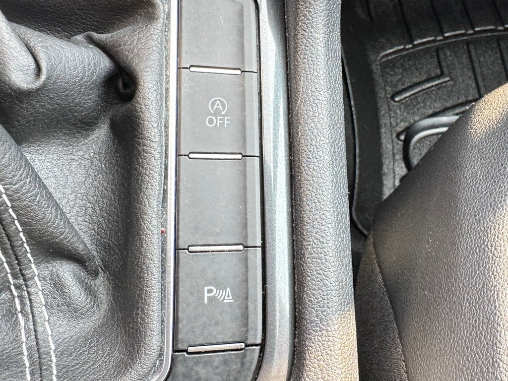 2022 Volkswagen Tiguan COMFORTLINE R-LINE AWD / TRÈS BAS KILOS WOW !! / in Thetford Mines, Quebec - 51 - w1024h768px